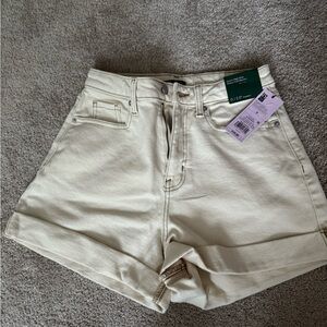 NWT Wild Fable Super High-Rise Rolled Cuff Denim Shorts | Cream | Size 0